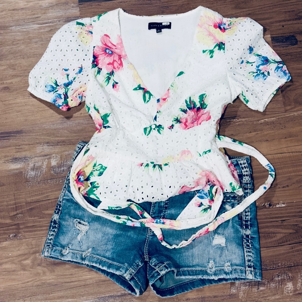 Slate & Willow Whimsical and Romantic White Floral Eyelet Blouse